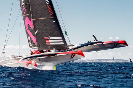 Trimaran course 80 pieds