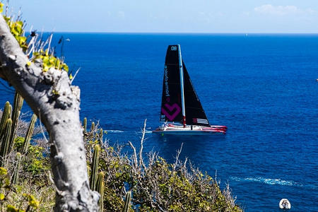Naviguer maxi trimaran course