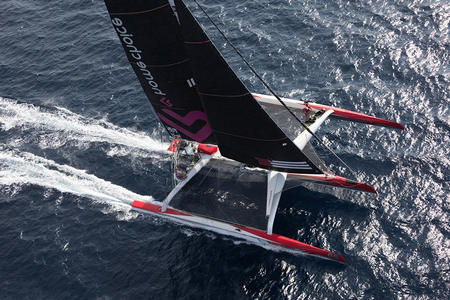 Embarquer maxi trimaran course