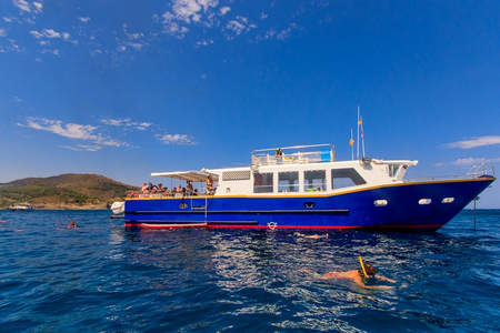 Balade en bateau avec baignade