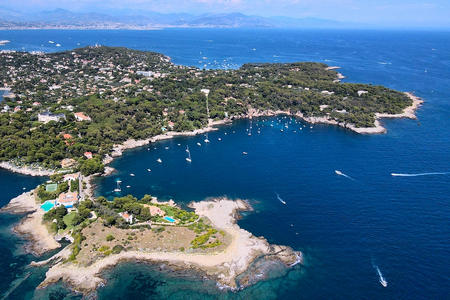 Maxi catamaran Villeneuve Loubet 06