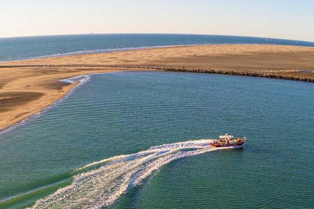 Bateau plage Espiguette Port Camargue