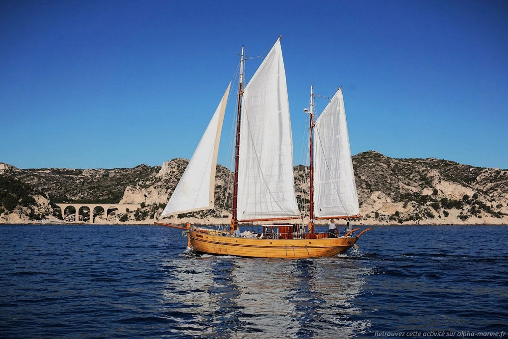 Journée calanques, soirée dîner Vieux gréement ketch à Marseille
