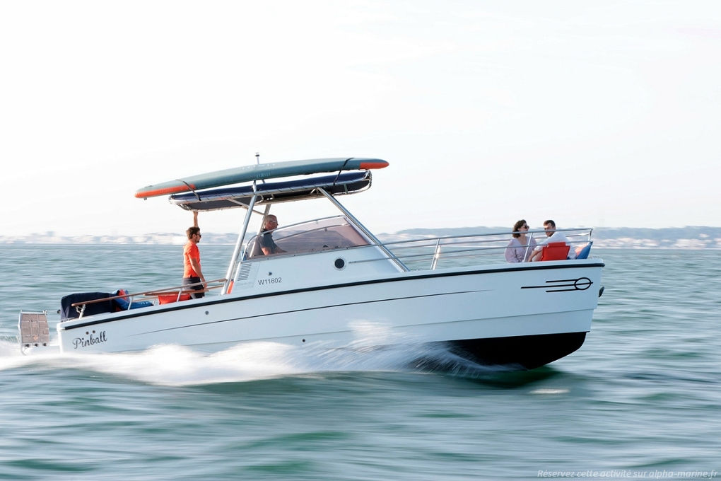 Catamaran moteur hybride