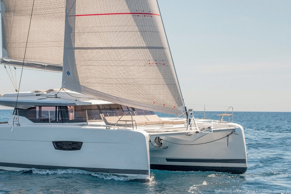 Catamaran Astrea 42